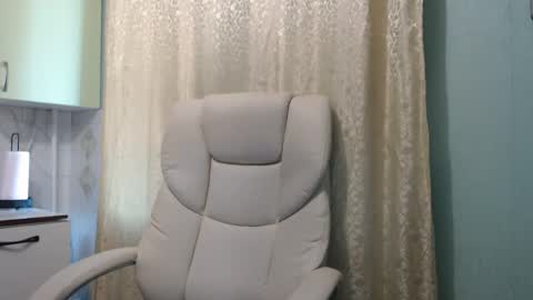 3sweetcandy3 online show from May 6, 9:36 am