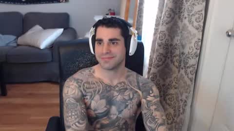 Snapshot of 420randomguy chatting on February 24, 3:43 pm Anomander Rake online show from February 24, 3:43 pm