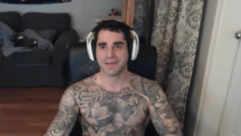 Snapshot of 420randomguy chatting on March 6, 11:01 pm Anomander Rake online show from March 6, 11:01 pm