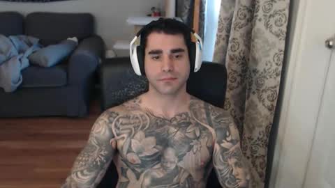 Snapshot of 420randomguy chatting on March 12, 2:12 pm Anomander Rake online show from March 12, 2:12 pm