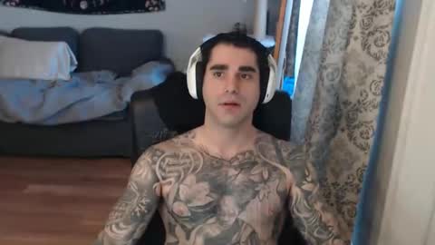 Snapshot of 420randomguy chatting on March 15, 1:17 pm Anomander Rake online show from March 15, 1:17 pm