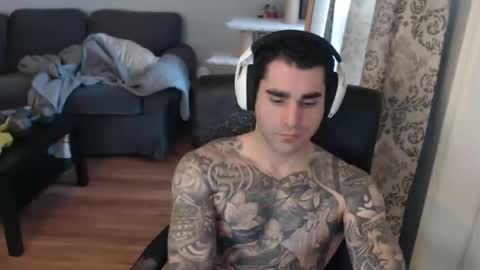 Snapshot of 420randomguy chatting on March 16, 12:42 pm Anomander Rake online show from March 16, 12:42 pm