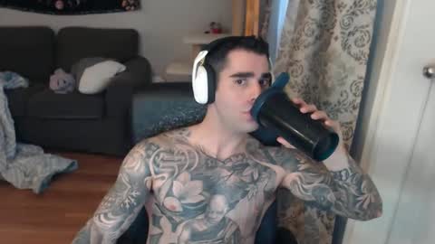 Snapshot of 420randomguy chatting on April 3, 2:37 pm Anomander Rake online show from April 3, 2:37 pm