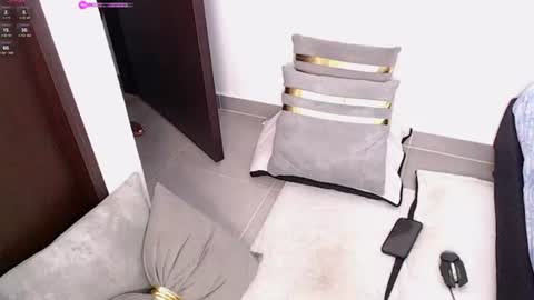 493ashlyfoxx online show from June 26, 5:06 pm