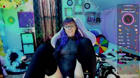 Mo online show from December 2, 4:02 pm