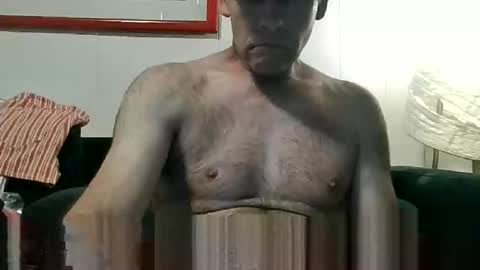 Snapshot of 4nuf chatting on April 23, 8:11 pm 4nuf online show from April 23, 8:11 pm