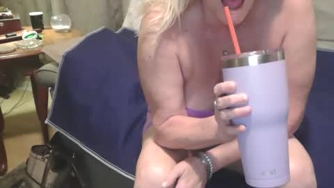 Snapshot of 4theloveofjane chatting on March 22, 8:18 am Jane online show from March 22, 8:18 am