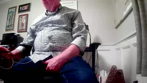 4uguys online show from June 9, 4:02 am