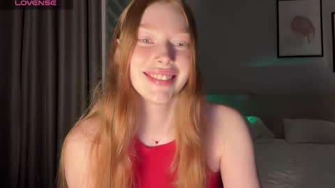 Snapshot of 5th_e1ement chatting on December 13, 1:55 pm 5th_e1ement online show from December 13, 1:55 pm