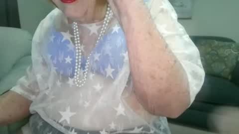 Missy online show from November 1, 1:02 pm