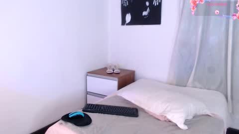 Mia online show from September 23, 3:26 pm