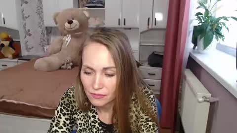 Snapshot of 69sexysecret691984 chatting on February 18, 8:27 am 69sexysecret691984 online show from February 18, 8:27 am