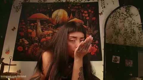 B R I E L A  online show from May 13, 5:38 am