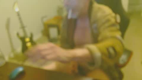 Snapshot of 6stringer62 chatting on April 7, 9:10 am 6stringer62 online show from April 7, 9:10 am