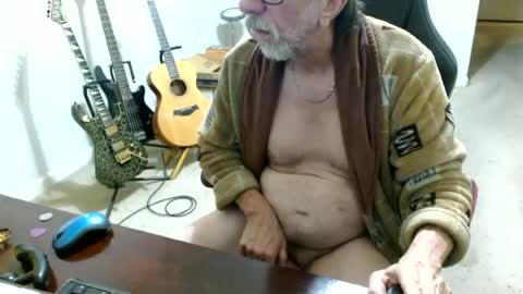 Snapshot of 6stringer62 chatting on June 27, 8:19 am 6stringer62 online show from June 27, 8:19 am