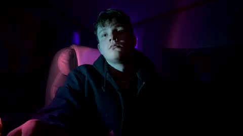 Snapshot of 710lemonade420 chatting on December 2, 2:20 am lemonade online show from December 2, 2:20 am