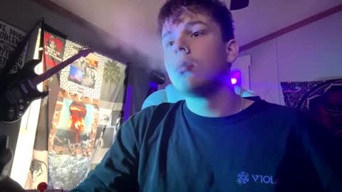 Snapshot of 710lemonade420 chatting on December 10, 8:49 pm lemonade online show from December 10, 8:49 pm