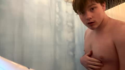 Snapshot of 710lemonade420 chatting on February 1, 10:23 pm lemonade online show from February 1, 10:23 pm