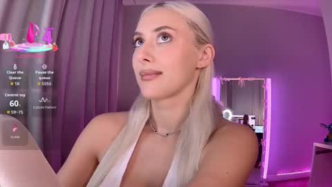 Snapshot of 7loren_wood7 chatting on March 5, 3:30 pm Loren Wood online show from March 5, 3:30 pm