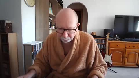 Snapshot of 7thsojourn chatting on February 11, 9:53 am Papi online show from February 11, 9:53 am