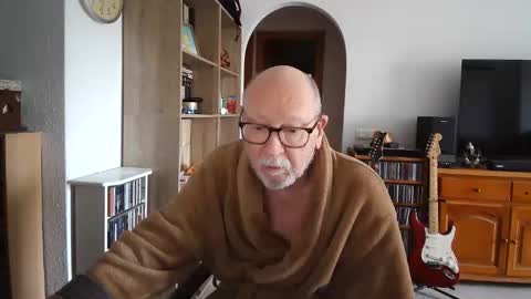 Snapshot of 7thsojourn chatting on February 19, 11:28 am Papi online show from February 19, 11:28 am