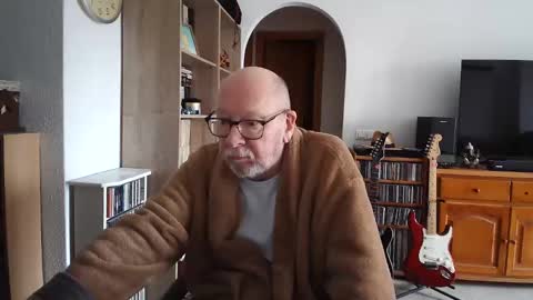 Snapshot of 7thsojourn chatting on February 20, 11:42 am Papi online show from February 20, 11:42 am