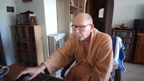 Snapshot of 7thsojourn chatting on November 25, 9:31 am Papi online show from November 25, 9:31 am