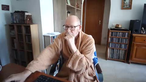 Snapshot of 7thsojourn chatting on February 25, 10:03 am Papi online show from February 25, 10:03 am