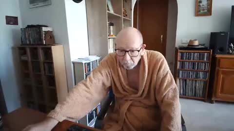 Snapshot of 7thsojourn chatting on February 26, 10:14 am Papi online show from February 26, 10:14 am