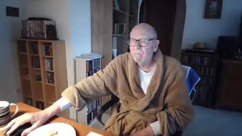 Snapshot of 7thsojourn chatting on March 5, 10:22 am Papi online show from March 5, 10:22 am