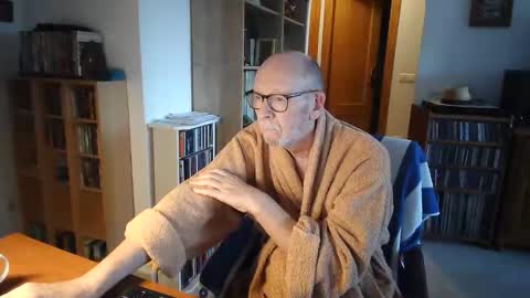 Snapshot of 7thsojourn chatting on March 7, 5:32 pm Papi online show from March 7, 5:32 pm