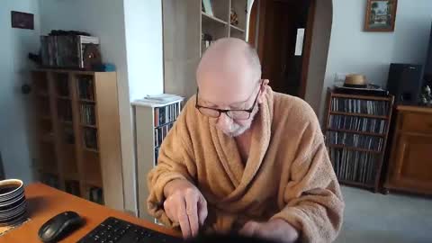 Snapshot of 7thsojourn chatting on March 13, 9:27 am Papi online show from March 13, 9:27 am