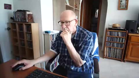 Snapshot of 7thsojourn chatting on March 25, 10:54 am Papi online show from March 25, 10:54 am