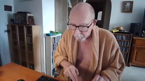 Snapshot of 7thsojourn chatting on March 27, 9:53 am Papi online show from March 27, 9:53 am