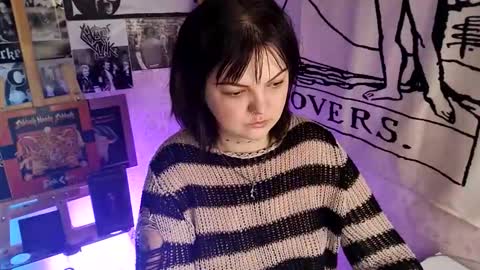 Ivy online show from October 2, 4:08 am