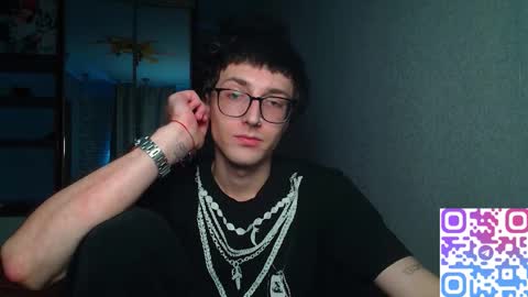 Phillip online show from November 23, 4:12 am