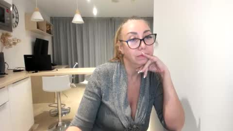 Snapshot of 8ciara chatting on December 3, 5:55 pm 8ciara online show from December 3, 5:55 pm