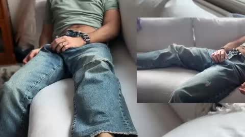 8incher NYC online show from November 12, 7:57 pm