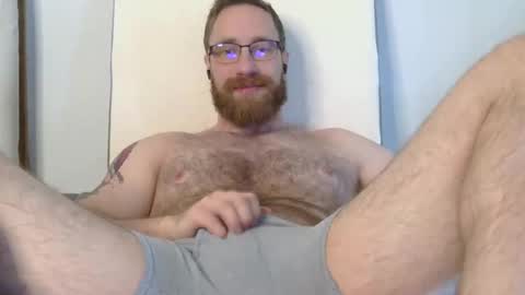 8InchesAndSomeHoles online show from February 21, 4:30 pm