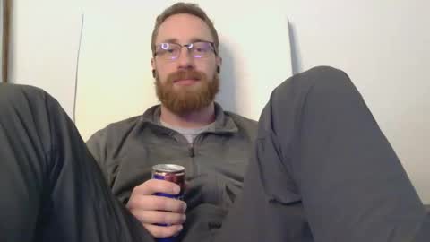 8InchesAndSomeHoles online show from February 25, 6:06 pm