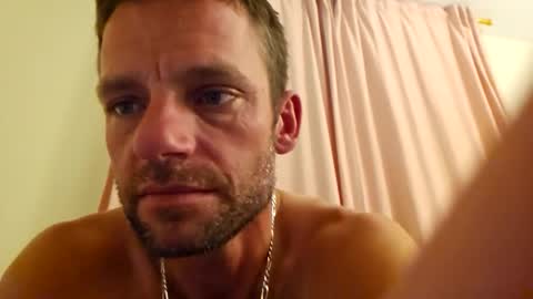 Snapshot of 8inchwhiteboy88 chatting on April 7, 3:40 am 8inchwhiteboy88 online show from April 7, 3:40 am