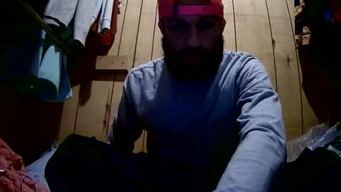 Snapshot of 90210screamer chatting on June 1, 1:24 pm 90210screamer online show from June 1, 1:24 pm