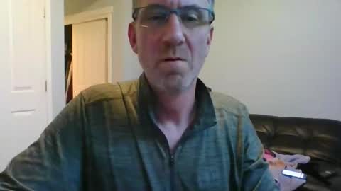 Snapshot of 999gbb_gmx chatting on November 15, 11:54 pm DildoRidingDilf online show from November 15, 11:54 pm