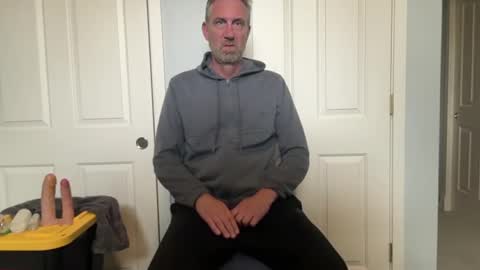 Snapshot of 999gbb_gmx chatting on July 25, 9:12 pm DildoRidingDilf online show from July 25, 9:12 pm