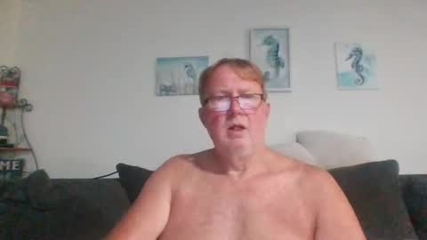 Snapshot of 9gecko696969 chatting on May 7, 12:10 pm 9gecko696969 online show from May 7, 12:10 pm