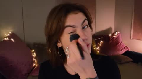 Willow online show from November 28, 9:17 pm