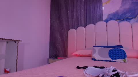  abby rouss online show from July 7, 3:09 am