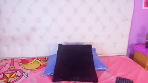 Snapshot of _abril77 chatting on March 6, 7:43 pm Abril online show from March 6, 7:43 pm