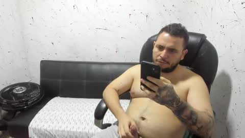 Snapshot of _ace_ventura chatting on October 31, 2:56 am ---- online show from October 31, 2:56 am