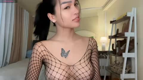 Snapshot of _agatha69_ chatting on April 7, 2:23 am agatha online show from April 7, 2:23 am